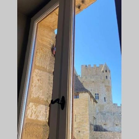 La Croquante face au château Beynac-et-Cazenac Exterior foto